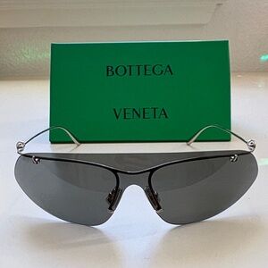 New Bottega Veneta sunglasses